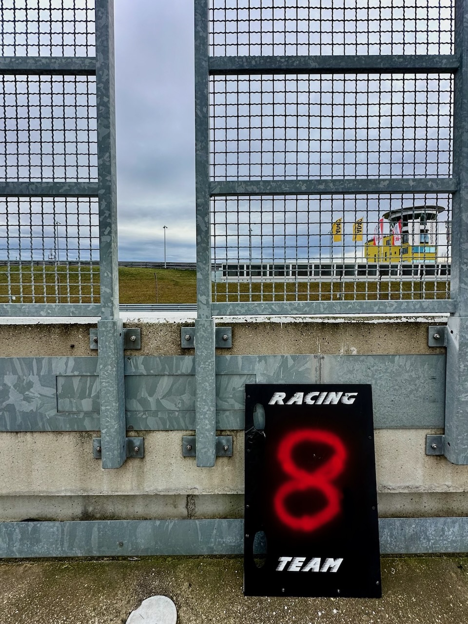 Boxenmauer Sachsenring